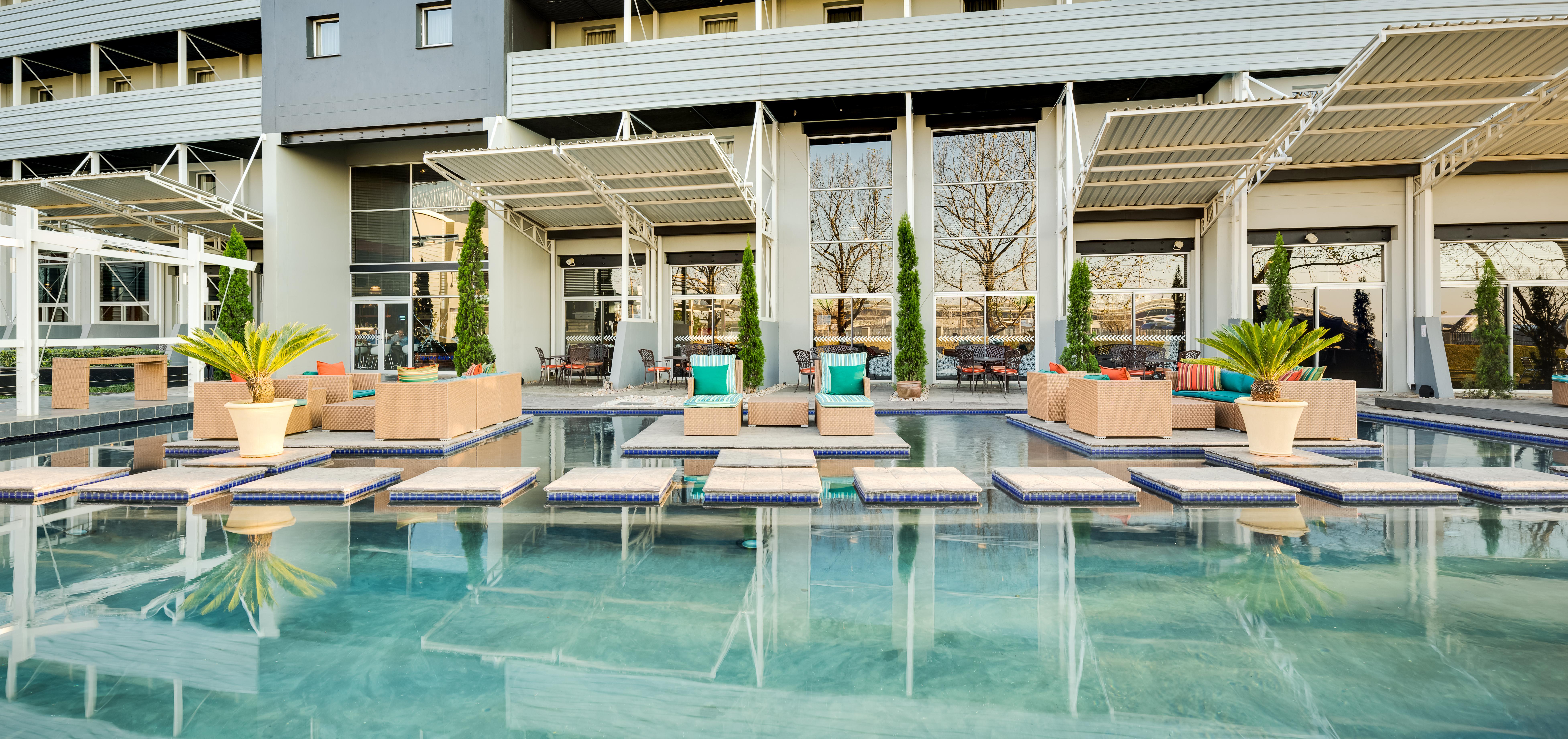 Protea Hotel By Marriott O R Tambo Airport Kempton Park Exterior foto