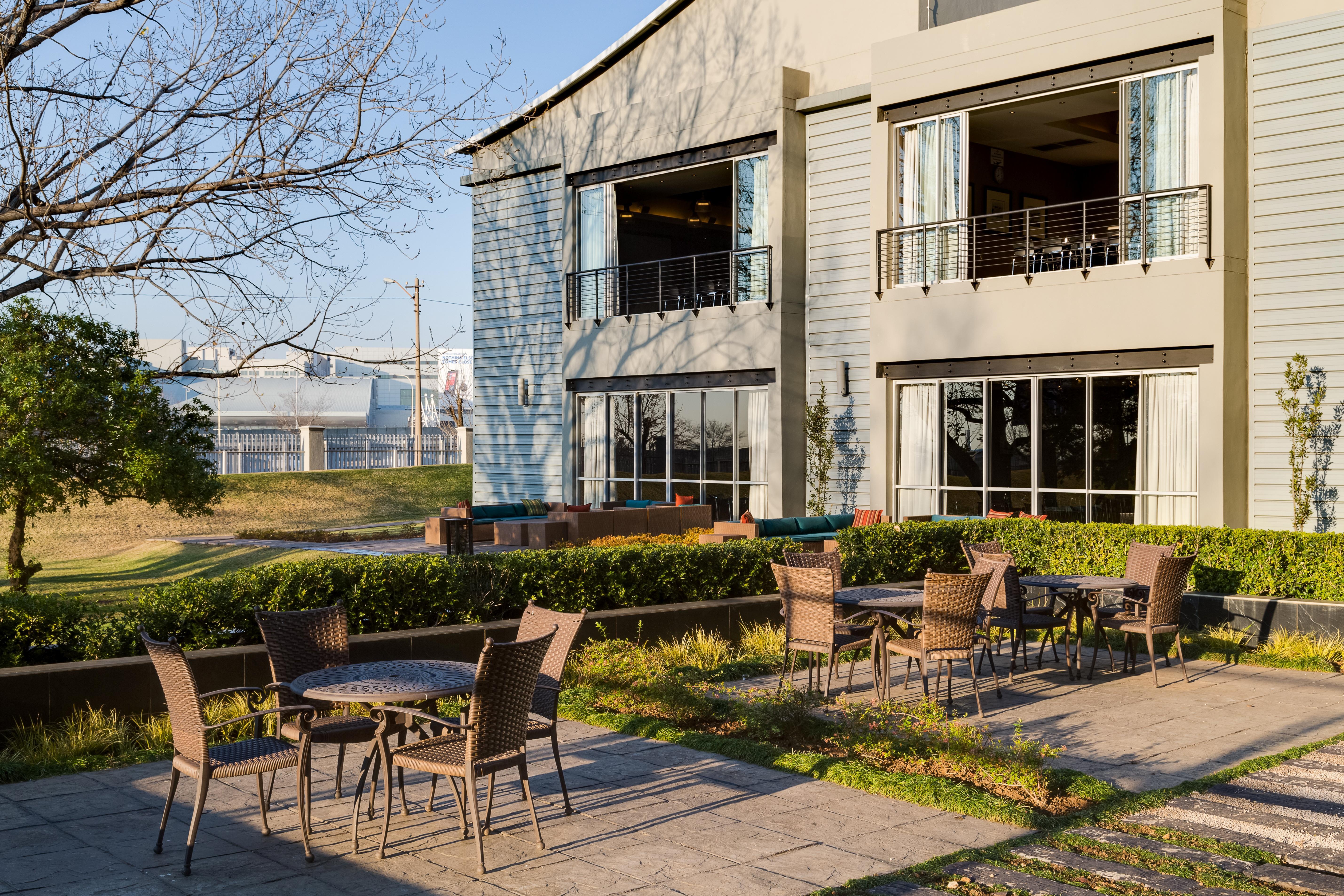 Protea Hotel By Marriott O R Tambo Airport Kempton Park Exterior foto