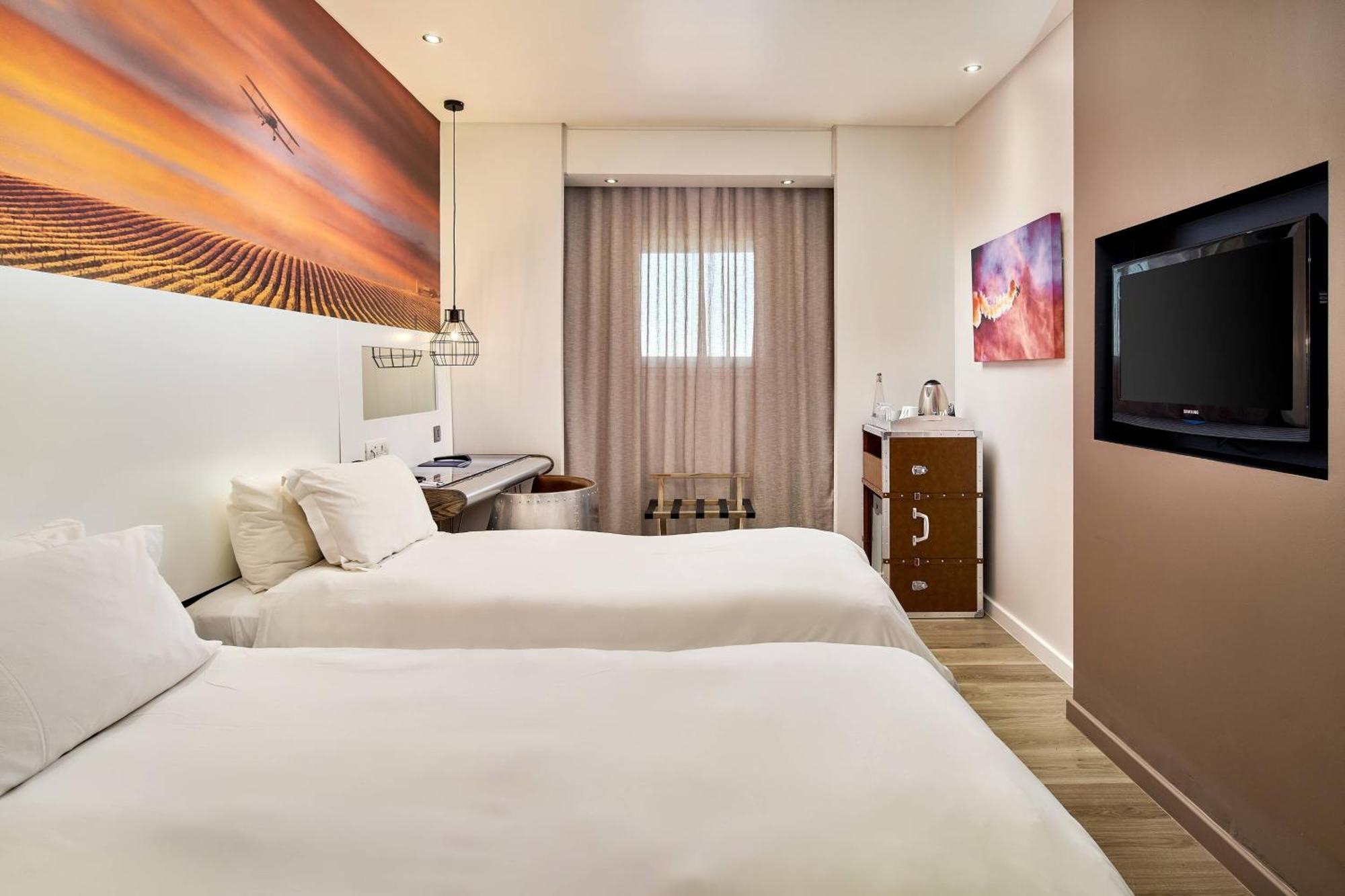 Protea Hotel By Marriott O R Tambo Airport Kempton Park Exterior foto